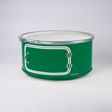 Lockengelöt - Little Bob mit Tür - Couchtisch aus Hamburger Ölfässern