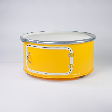 Lockengelöt - Little Bob mit Tür - Couchtisch aus Hamburger Ölfässern