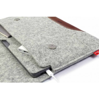 MacBook Pro 16" Sleeve (Touch Bar / Touch ID) 100% Merino Wollfilz, Pflanzlich gegerbtes Leder