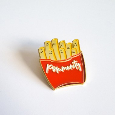Martina Olonschek | goldiger Pommes Pin "Pommunity"