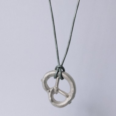 Kaja Holland ° Anhänger Mini Brezel