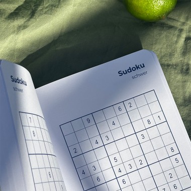 Pattie (Neon Lime Kollektion) Notizbuch mit Kreuzworträtseln & Sudokus