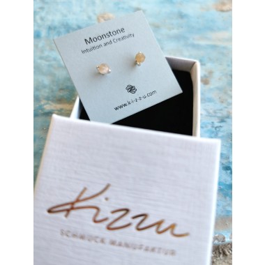 Mondstein-Ohrstecker • Schimmernder Glow & zarte Handmade-Studs • Silber / Gold Filled • Intuition & feminine Energie