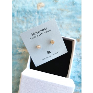 Mondstein-Ohrstecker • Schimmernder Glow & zarte Handmade-Studs • Silber / Gold Filled • Intuition & feminine Energie