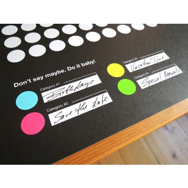 Bob And Uncle Design – Wandkalender – Now Is Better 2025 – Schwarz – 680 x 1000 mm