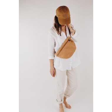OAY || Brusttasche HALFMOON aus Naturleder - cognac braun
