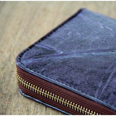 Portemonnaie aus recycelten Blättern / Nachhaltige vegane Brieftasche in lila / blau
