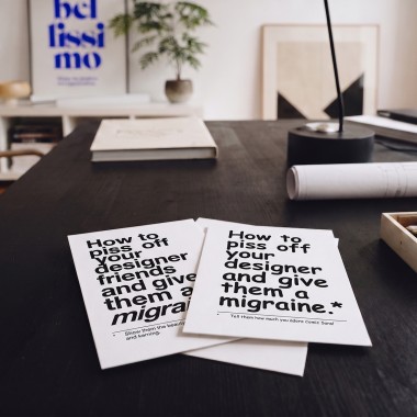»How to piss off your designer friends and give them a migraine« Postkartenset, fünf Stück – The True Type