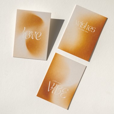 "Love" Postkarte mit Briefumschlag von REYOUNITE