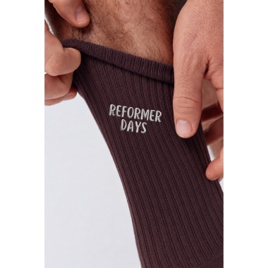 Reformer Days | Bestickte Bio Baumwoll Socken mit Grip-Sohle