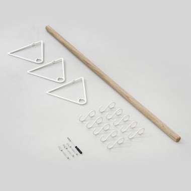 SOLID Flurgarderobe in Weiß mit weißen Haken | Result Objects