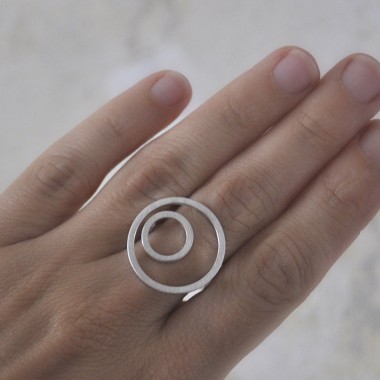 Ring "Eingerahmt" aus Silber von DOPPELLUDWIG
