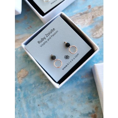 Ruby-Zoisit-Ohrstecker mit Kreis • Sterling Silber / Gold Filled / Roségold • Handmade Minimal Design • Vitalität & Leidenschaft • Weihnachtsgeschenk