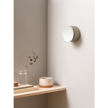 Wandlampe mit Rundumlicht- plissiert und farbenfroh [S8]
