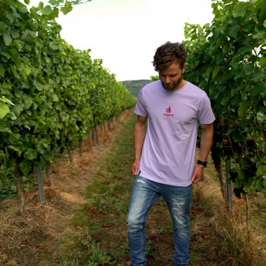 "WINE?!" T-Shirt Lavender // FUNST Studio, Verena Senn