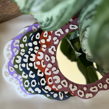 Acrylspiegel mit Leo-Rahmen – moderner Wandspiegel im Animal Print