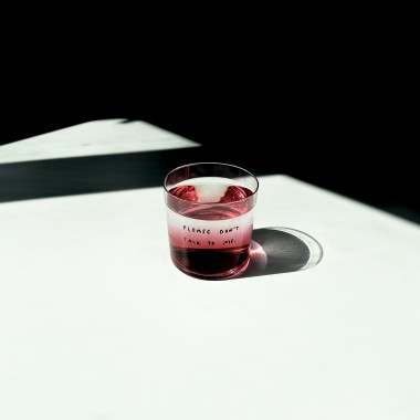 PLEASE DON'T TALK TO ME Glas – yahya studio, johanna schwarzer