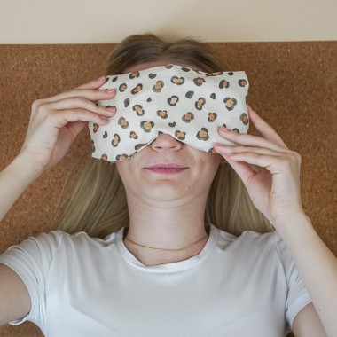 4. Augenkissen Yoga Bio Lavendel Dinkel „Leo hell“ – für Meditation, Entspannung & Stressabbau, waschbarer Baumwollbezug - Tochter von Walter