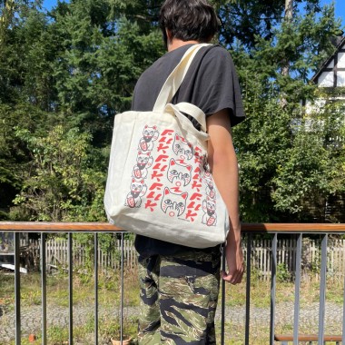 Tote Bag - Maneki Neko | Baumwolltasche mit Magnetverschluss & Innentasche | Lustige Einkaufstasche | Cooles Katzenmotiv für Katzenliebhaber