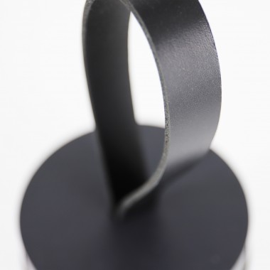 Türstopper aus Beton mit langer Lederschlaufe von Grellroth 