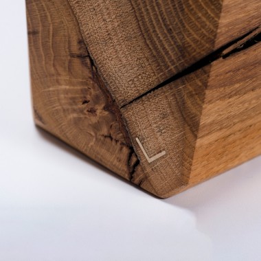 KUBUS | Tischleuchte aus Holz von Verschnitt mit Leuchtmittel VORONOI I von Tala