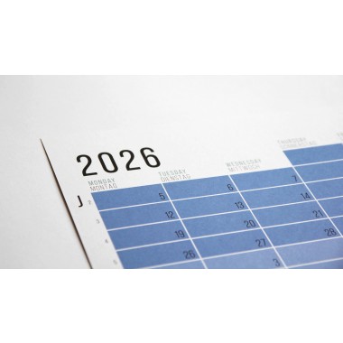 Wandkalender 2026 „Blue Hour“ Jahresplaner | Limited Edition | 100% Recyclingpapier | Deutsch-Englisch | Rückseite „Regenbogen“