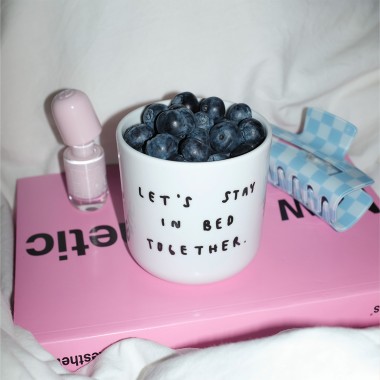 LETS STAY IN BED TOGETHER Becher - yahya studio, johanna schwarzer