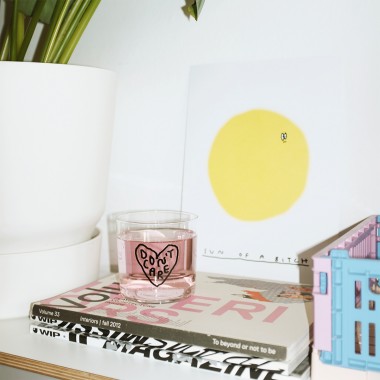 Don't Care Glas – yahya studio, johanna schwarzer