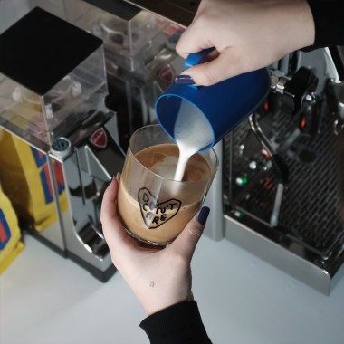 Don't Care Glas – yahya studio, johanna schwarzer