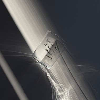 THE SECRET IS NOT TO CARE - 500ML Glas - yahya studio, johanna schwarzer