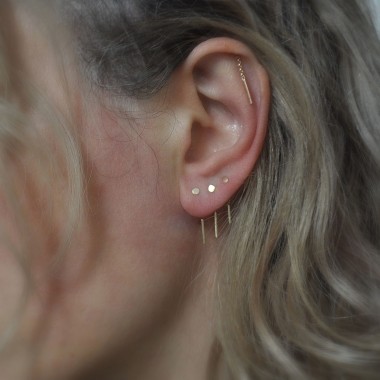 Ohrring "Eingefädelt" aus Gold von DOPPELLUDWIG