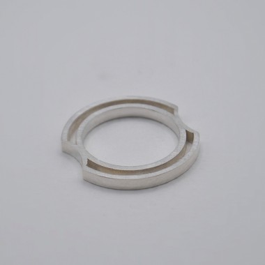 Ring "Kanalisiert" aus Silber von DOPPELLUDWIG
