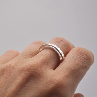 Ring "Kanalisiert" aus Silber von DOPPELLUDWIG