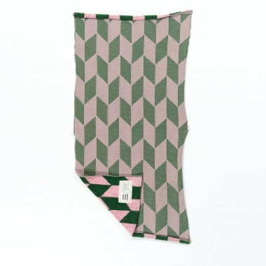 Towel.Studio | Arrow Tail Handtuch | Rosa & Grün