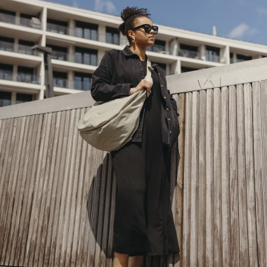 Aada I Moon Bag I pale olive