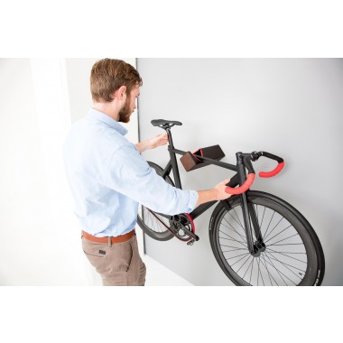 Stilvolle Design Fahrrad Wandhalterung | PARAX® D-RACK | für Rennrad, Hardtail, Cityrad & Tourenrad | Schwarz-Rot mit Kebony Holz