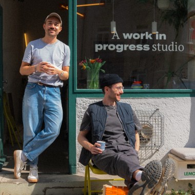 XO Hocker und Sidetable in ZITRONE von Studio Sonntag