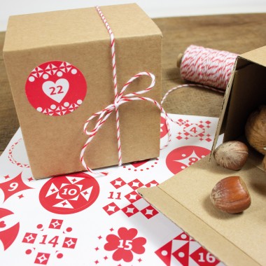 Bow & Hummingbird Adventskalender Set mit Boxen "Rot/Weiß"