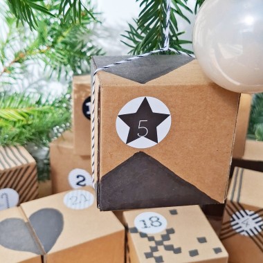 Bow & Hummingbird Adventskalender Set mit Boxen "Schwarz/Weiß"