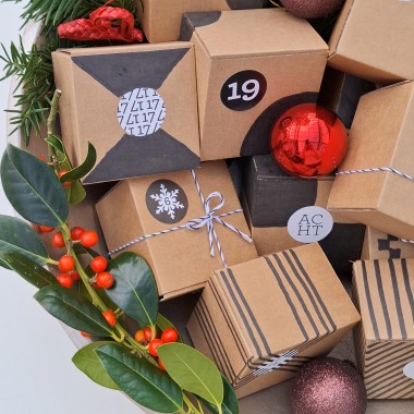 Bow & Hummingbird Adventskalender Set mit Boxen "Schwarz/Weiß"