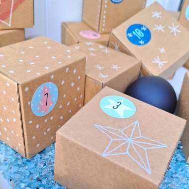 Bow & Hummingbird Adventskalender Set mit Boxen "Winter Wonder"
