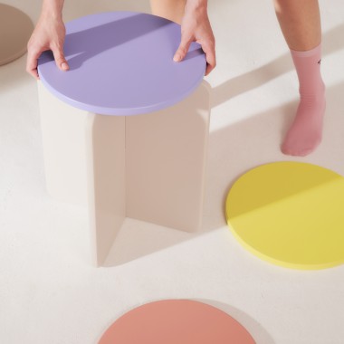 XO Hocker & Sidetable SAND von Studio Sonntag