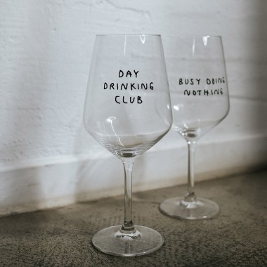 "Day Drinker" Weinglas-Bundle by Johanna Schwarzer × selekkt
