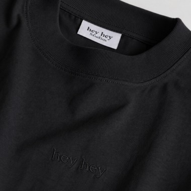 Essential T-Shirt Schwarz – Damen – hey hey studios
