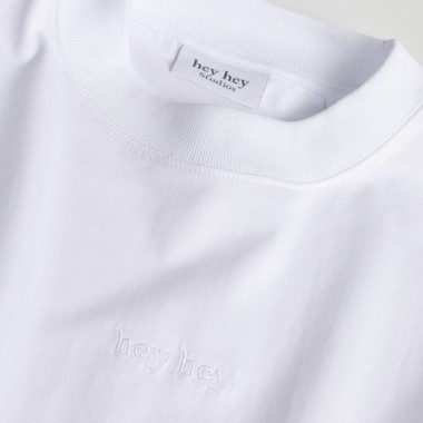 Essential T-Shirt Weiß – Damen – hey hey studios