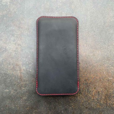 germanmade. iPhone 12 & iPhone 12 Pro Lederhülle 
Vegetabil gegerbtes Leder & natürlicher Wollfilz