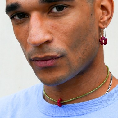 »BloomRed« Ohrringe 
in Silber mit roten Glasblumen von pinapina