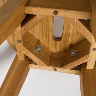 Hocker "Josef" aus Eichenholz
