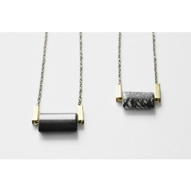 nahili KETTE square - Marmor Anhänger und goldene Akzente