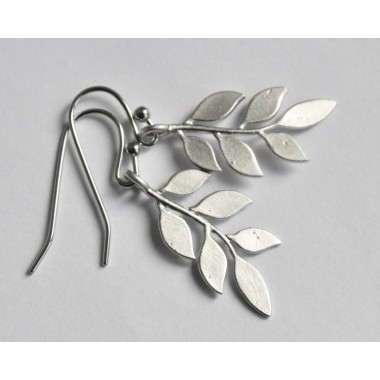 na.hili OHRRINGE "tiny leafs" *Weißgold* silberne Blätter 